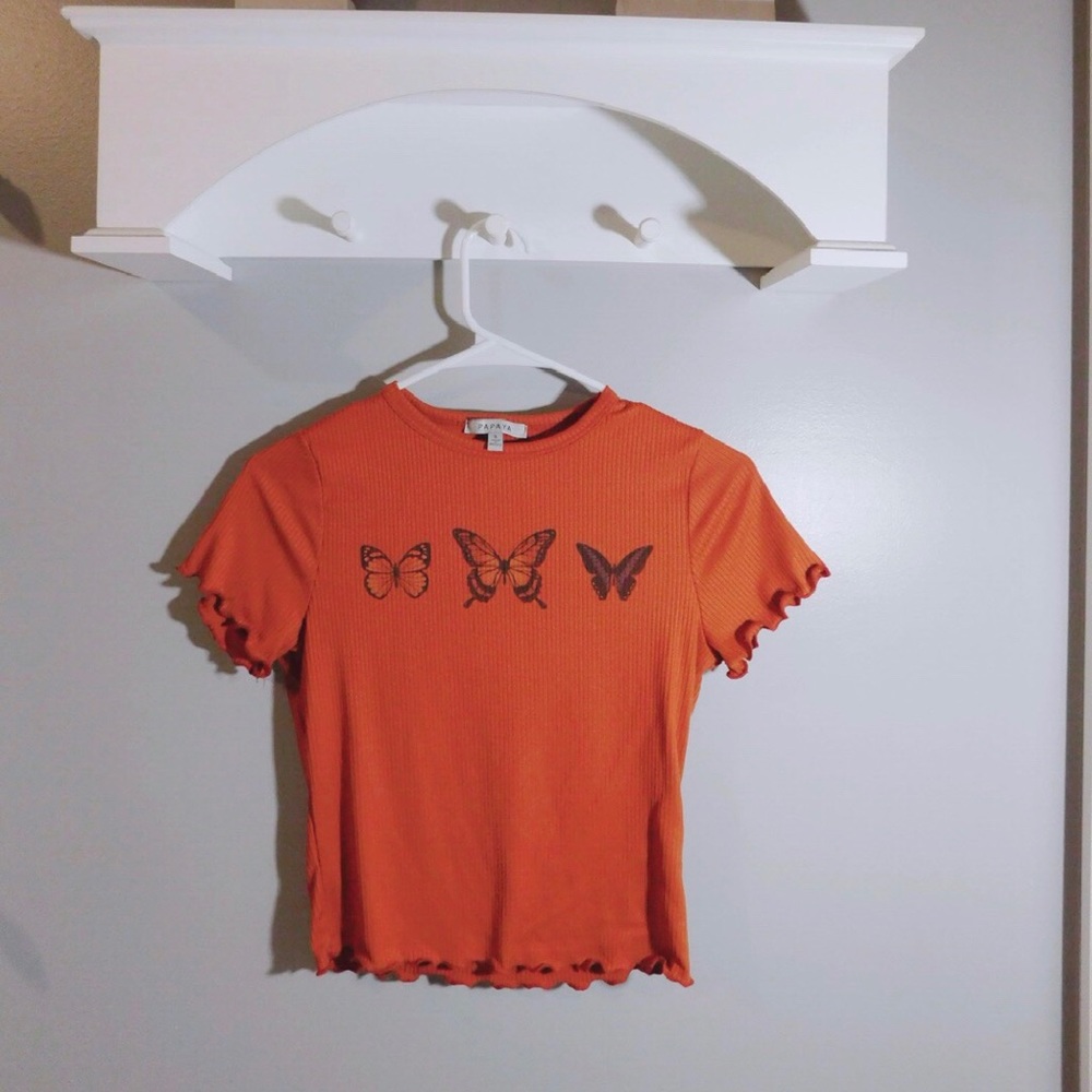 butterfly tee slight crop